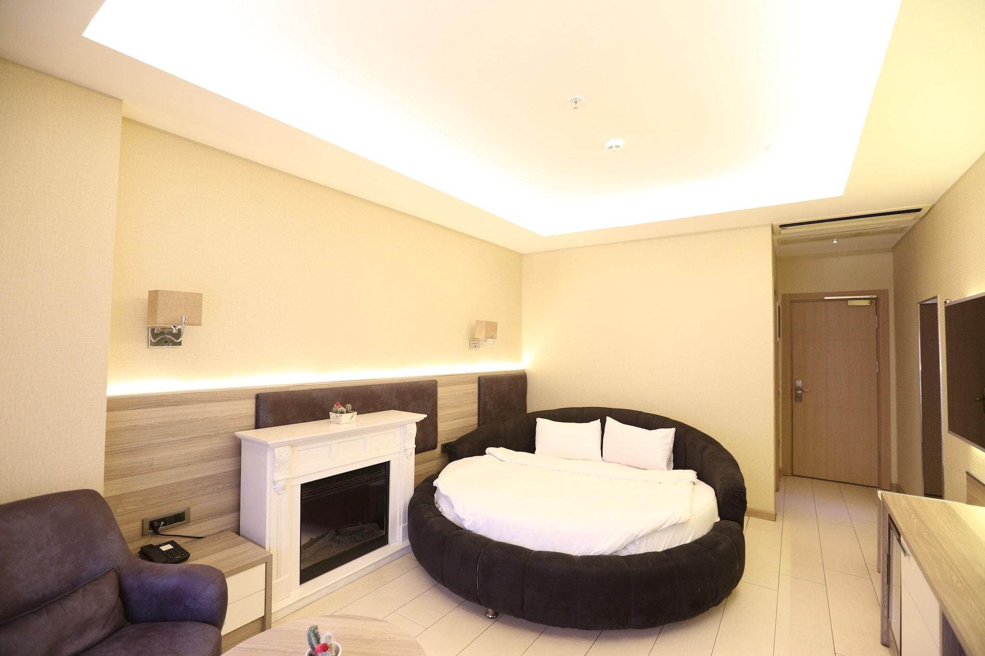 Random Suit Otel Истанбул Екстериор снимка